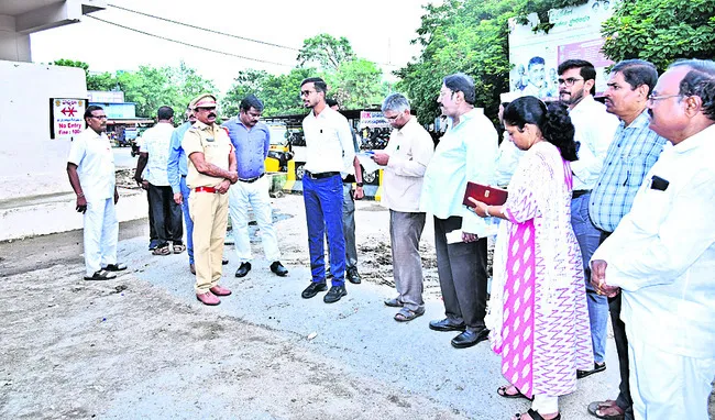 ఆర్టీసీ అధికారులపై  కలెక్టర్‌ సీరియస్‌ 