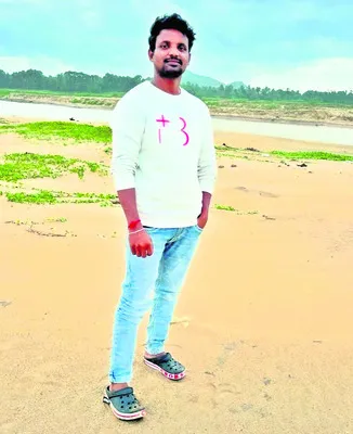 సముద్రంలో వ్యక్తి గల్లంతు
