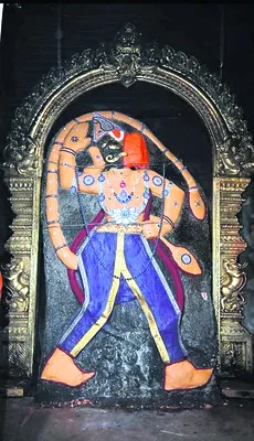 శ్రీగంధం అలంకరణలో నెట్టికంటుడు