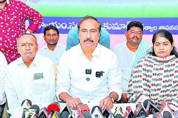 జగిత్యాలకు ఎవరేం చేశారో ప్రజలకు తెలుసు