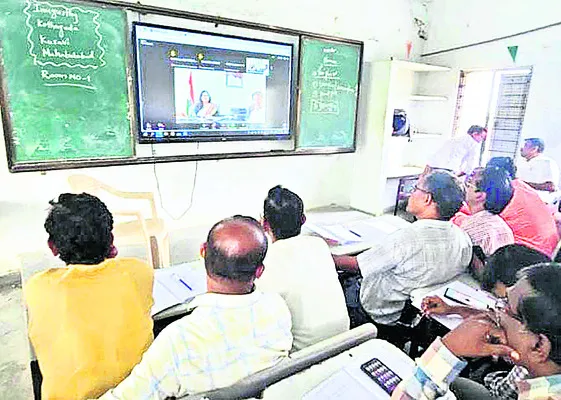 ఉపాధ్యాయుల చేతుల్లోనే విద్యార్థుల భవిష్యత్
