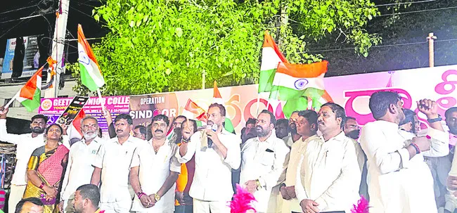 సిందూర్‌ను విమర్శించేవారు మూర్ఖులు