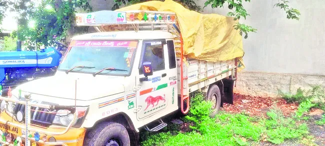 50 బస్తాల రేషన్ బియ్యం స్వాధీనం