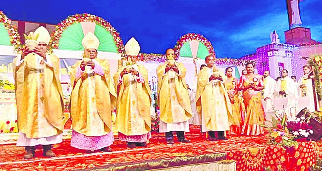 ● వజ్రోత్సవ జూబిలీ ముగింపు వేడుకల్లో విశ్రాంత బిషప్ గ