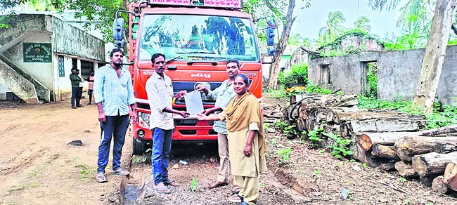 కలప అక్రమ రవాణా కేసులో అపరాధ రుసుం వసూలు
