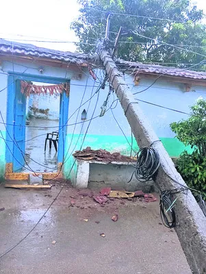 పేదల ఆత్మగౌరవానికి ప్రతీక ఇందిరమ్మ ఇళ్లు