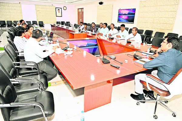 పకడ్బందీ వసతికి ప్రత్యేక శ్రద్ధ
