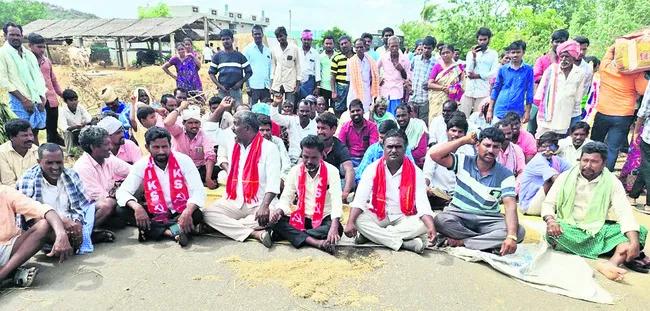 ధాన్యం కొనుగోలులో మిల్లర్ల దోపిడీని అరికట్టాలి