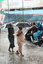 Heavy Rain In Mumbai And Karnataka2