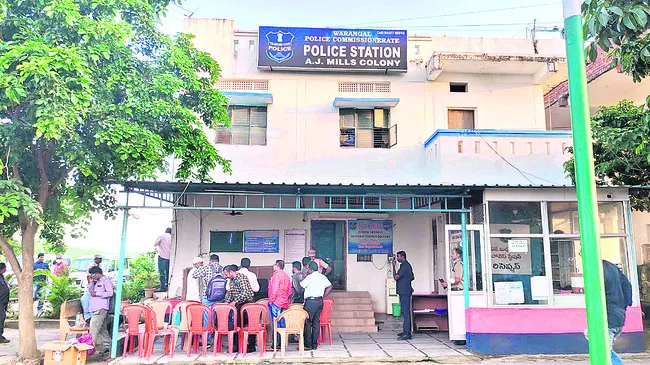 వివాదాలకు అడ్డాగా ‘మిల్స్‌ కాలనీ’