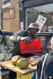 British Man Selling Nariyal Paani In London Goes Viral3