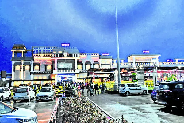 ఆధునిక హంగులు.. అమృత్‌ వెలుగులు
