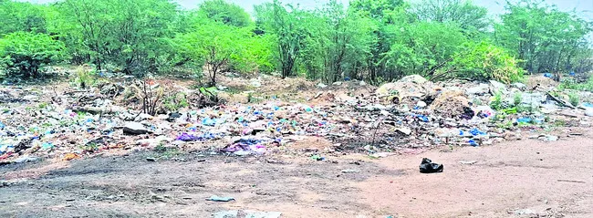 వాగా.. డంపింగ్‌ యార్డా