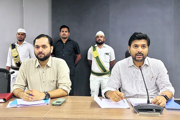 అభివృద్ధి పనుల్లో అలసత్వం వద్దు