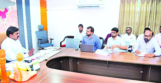 అర్హులైన ప్రతి ఒక్కరికీ నివేశన స్థలాలు మంజూరు
