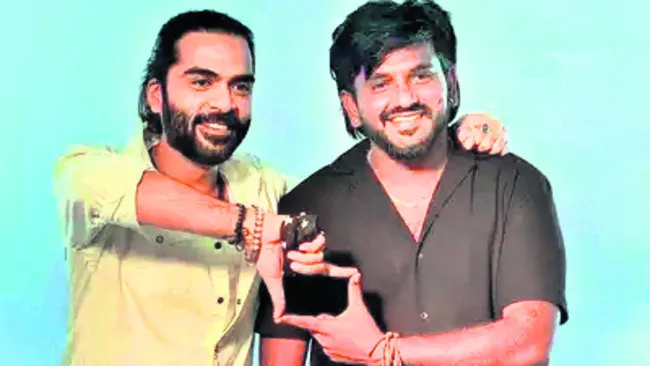 సెప్టెంబర్‌లో సెట్‌పైకి గాడ్‌ ఆఫ్‌ లవ్‌ 