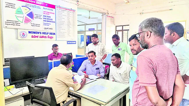 ‘ప్రభుత్వ ఉద్యోగులపై ఆరోపణలు సరికాదు’