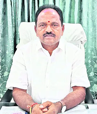 రేషన్‌ బండిపై రాజకీయ కక్ష