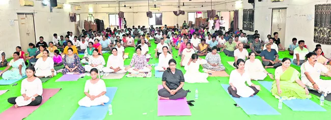 యోగాతో మెరుగైన జీవనం