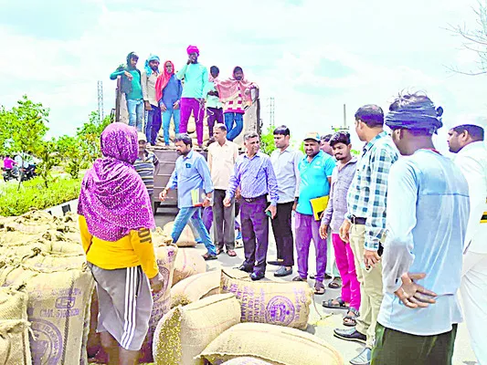 ధాన్యం కొనుగోళ్లు వేగిరం చేయండి