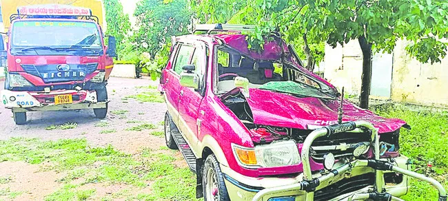 వేర్వేరు ప్రమాదాల్లో 20 మందికి గాయాలు