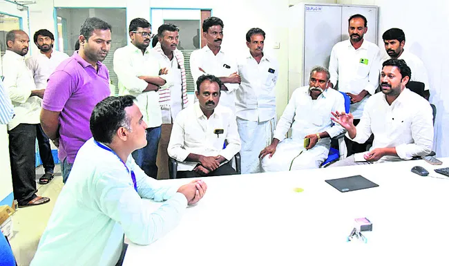 ప్రజా సమస్యలపై వైఎస్సార్‌సీపీ పోరాటం 