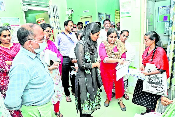 వైద్య సిబ్బంది అందుబాటులో ఉండాలి