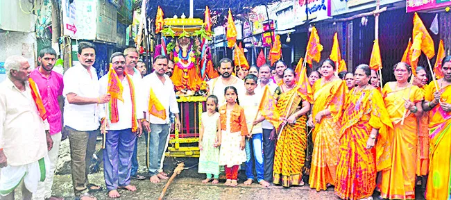 వైభవంగా ఆంజనేయ స్వామి శోభాయాత్ర 