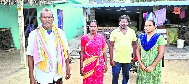 విధులకు రావద్దంటూ టీడీపీ నేతల బెదిరింపులు
