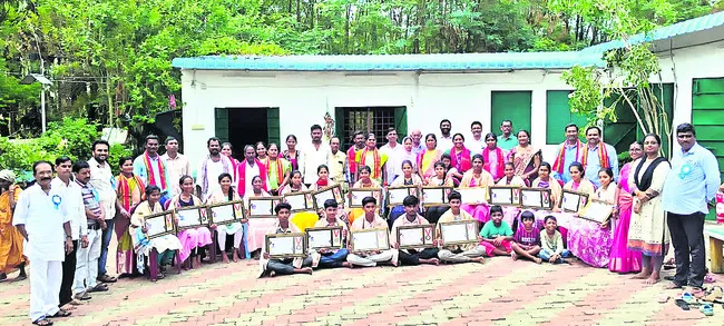 విజేతల స్ఫూర్తితో ముందుకు సాగాలి