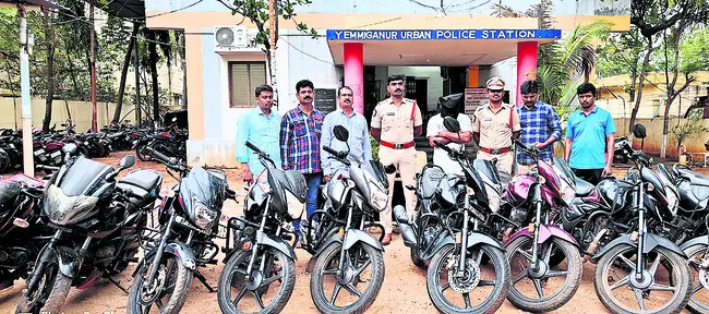 అంతర్రాష్ట్ర బైక్ దొంగ అరెస్ట్