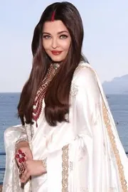 Aishwarya Rai captivates at Canne Film festival in Saree look with Sindoor3