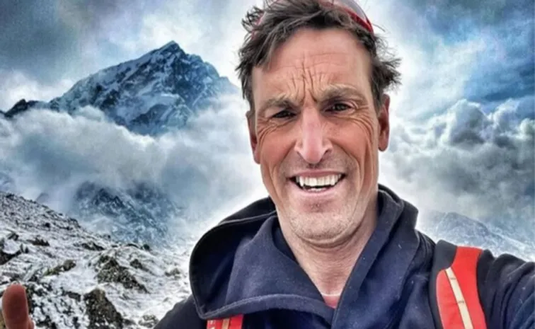 British climbers summit Everest in record bid