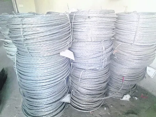 కాసులిస్తేనే కేబుల్‌!