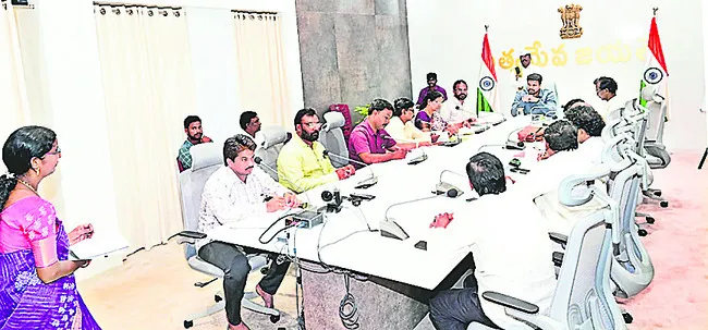 టీచర్లపై పనిభారం తగ్గించేందుకే 9 రకాల పాఠశాలలు