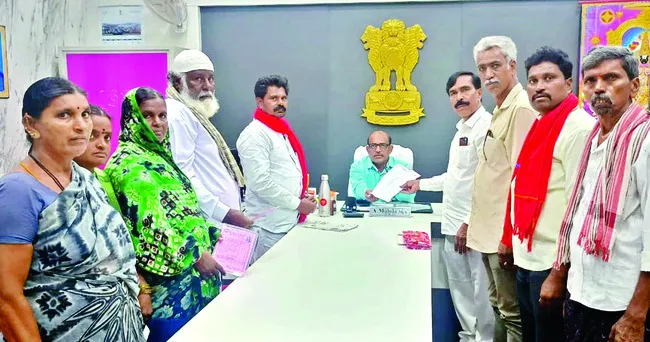 ఆ టీచర్లకు సర్వీస్‌  పాయింట్లు ఇవ్వాలి 