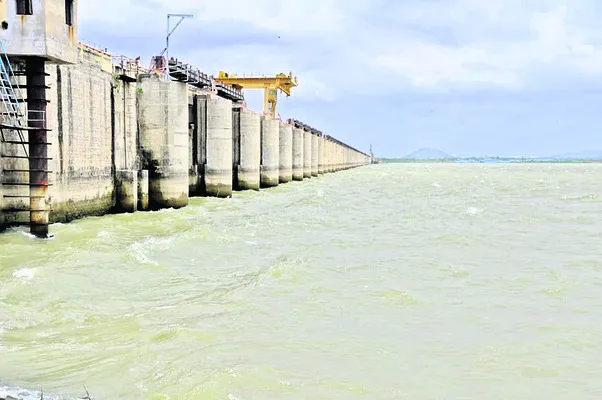 ప్రాజెక్టులకు నీటి ప్రవాహం