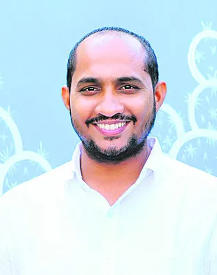 మరింత రెచ్చిపోతున్నాడు...