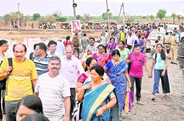 అన్నారం నుంచి వన్ వే ద్వారా మళ్లింపు..
