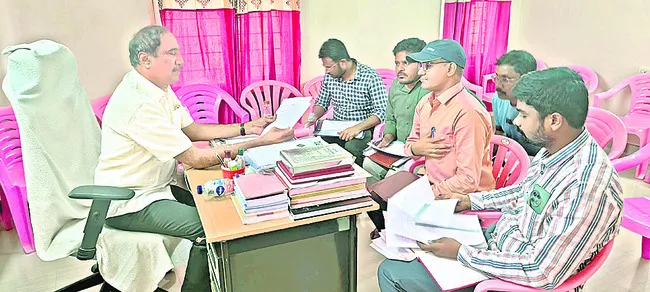 అభివృద్ధి పనులు త్వరితగతిన చేపట్టాలి