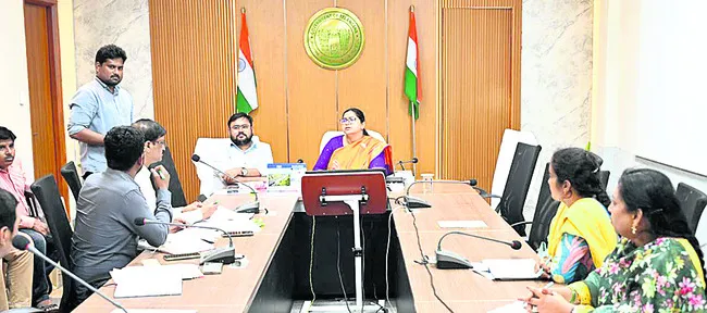 పట్టణాన్ని ఆకర్షణీయంగా తీర్చిదిద్దాలి