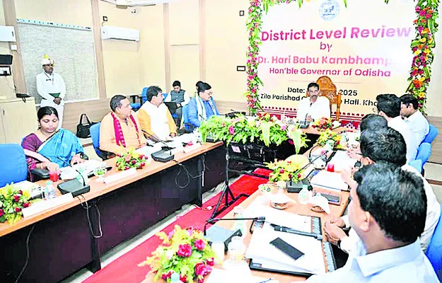 ప్రాజెక్టులను సకాలంలో పూర్తి చేయాలి