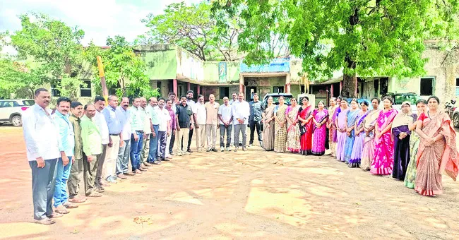 ప్రభుత్వ పాఠశాలల బలోపేతానికి కృషి చేయాలి