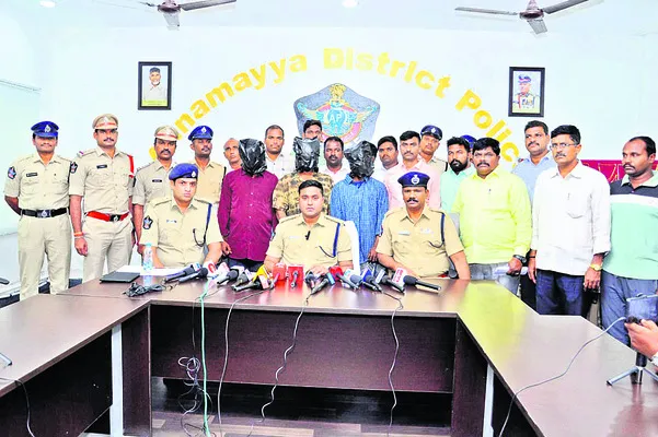 అంతర్‌ జిల్లా దొంగల ముఠా పట్టివేత 