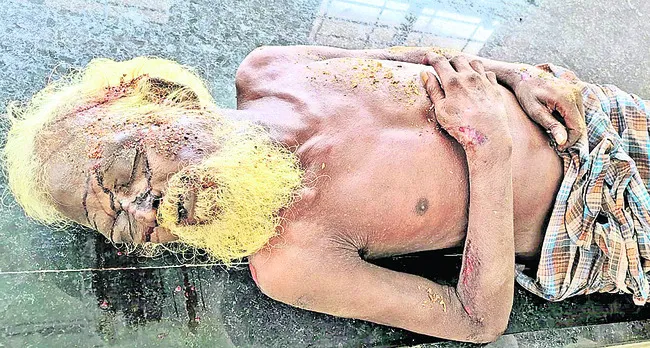 గుర్తు తెలియని వాహనం ఢీకొని..