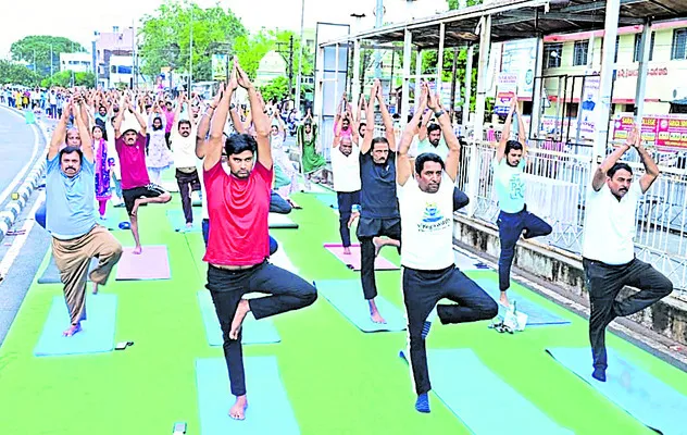 యోగాంధ్ర స్ట్రీట్గా బీఆర్టీఎస్ రోడ్డు