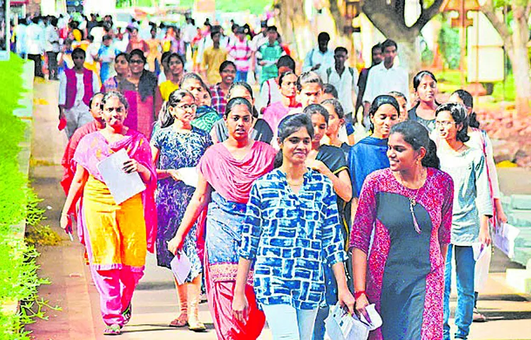 Growing demand for BBA and BCA courses