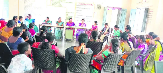 మహిళా సంఘాలకు కొత్త సారథులు