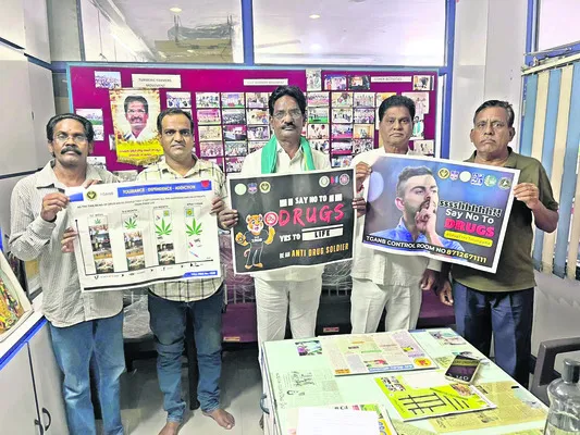 చెడు అలవాట్లకు దూరంగా ఉండాలి 