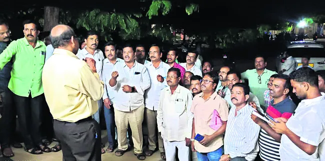 విద్యాశాఖలో ఏమి జరుగుతోంది?